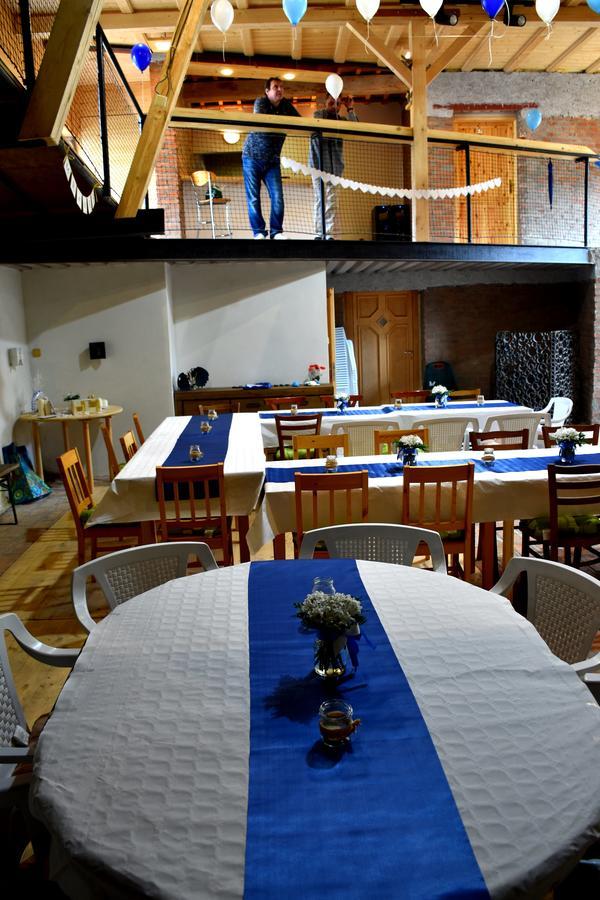 Restaurace A Penzion U Lva Karlštejn Eksteriør billede