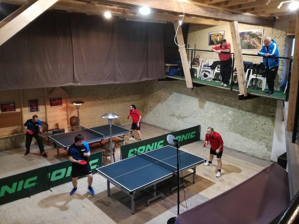 Restaurace A Penzion U Lva Karlštejn Eksteriør billede